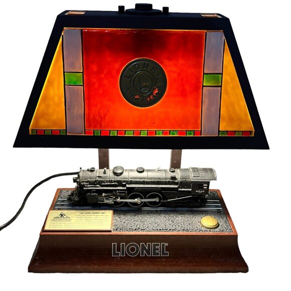 Lionel Train Animated Hudson 700E Locomotive Table Lamp Lights Motion Sound - Picture 1 of 6